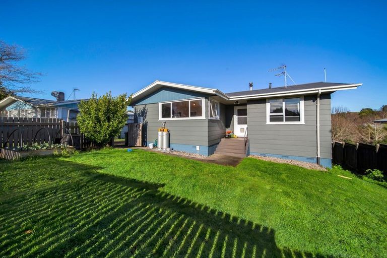 Photo of property in 3 Vancouver Place, Marfell, New Plymouth, 4310