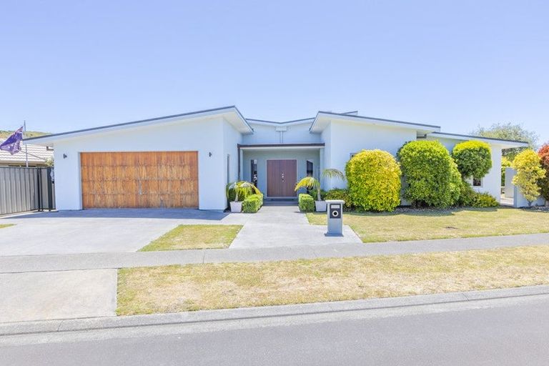 Photo of property in 35 Pinotage Drive, Greenmeadows, Napier, 4112
