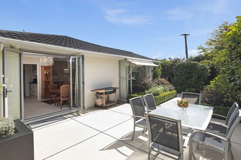 Photo of property in 2/22 Strowan Road, Strowan, Christchurch, 8052