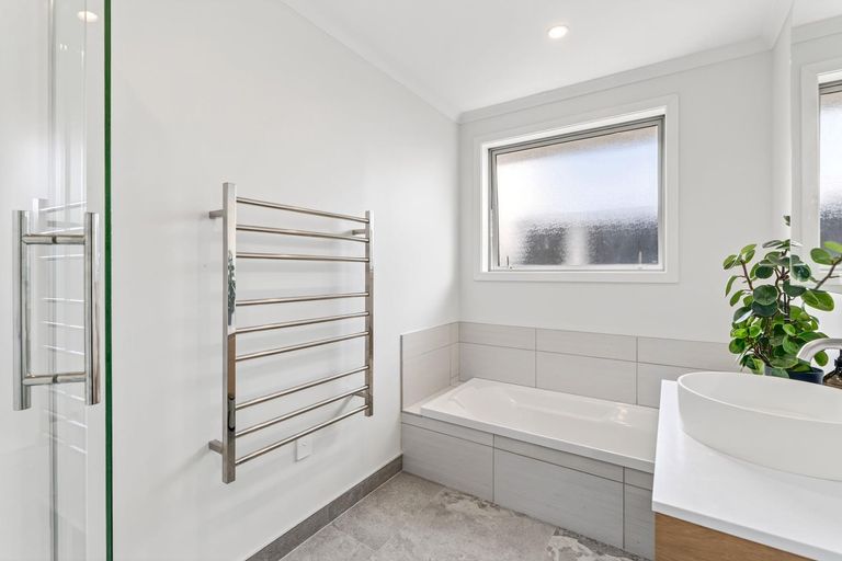 Photo of property in 40 West Meadows Drive, Wanaka, 9305