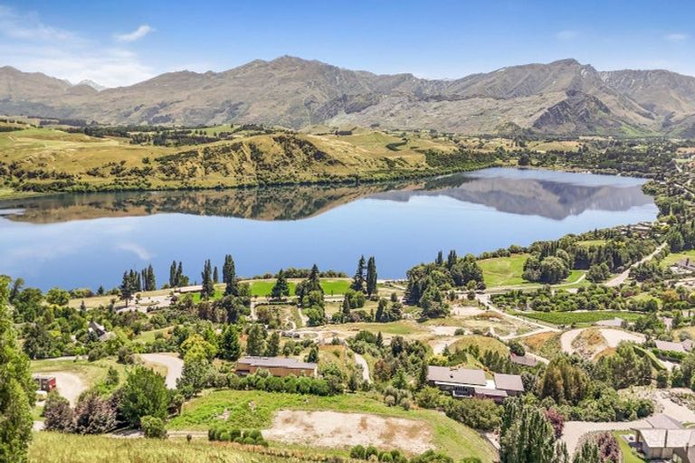Photo of property in 101 Jean Robins Drive, Lake Hayes, Queenstown, 9371