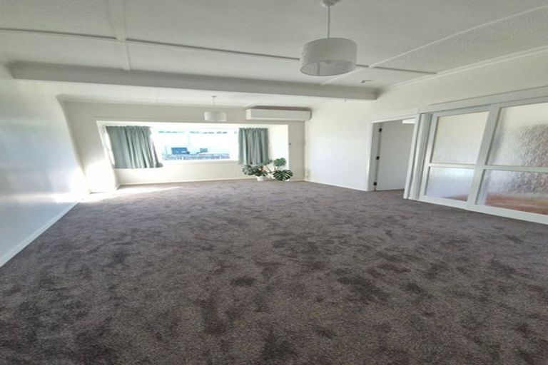 Photo of property in 24 Stone Street, Miramar, Wellington, 6022