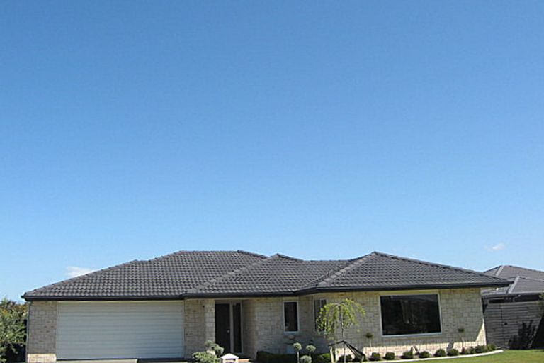 Photo of property in 8 Springside Place, Redwood, Christchurch, 8051