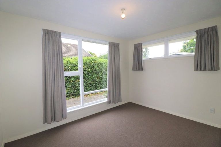 Photo of property in 4 Leeman Place, Redwood, Christchurch, 8051