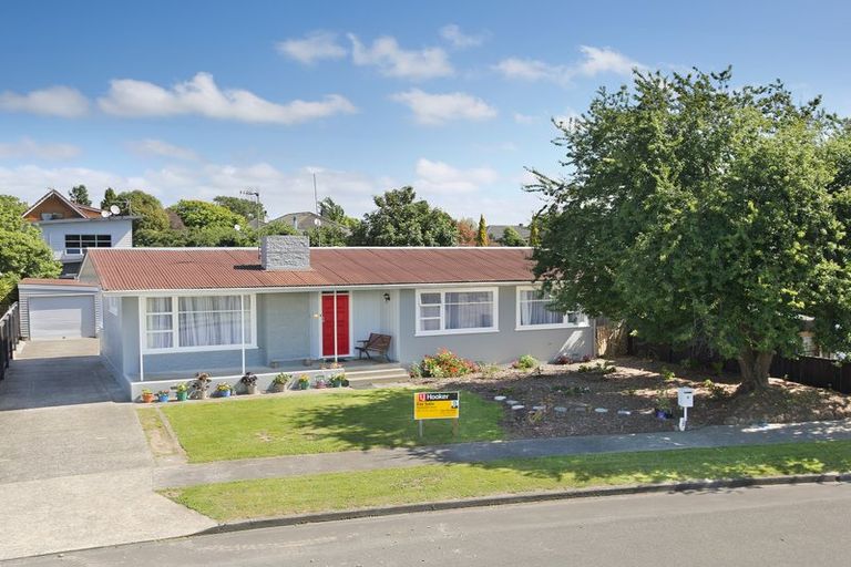 Photo of property in 4 Newcastle Street, Hokowhitu, Palmerston North, 4410