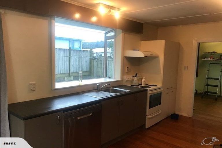 Photo of property in 46 Rawhiti Street, Stokes Valley, Lower Hutt, 5019