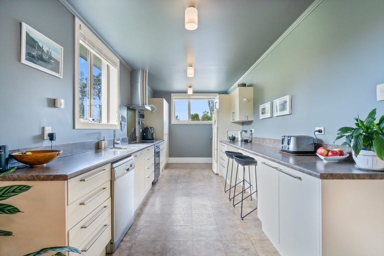 Photo of property in 2268 Ohai Clifden Highway, Orawia, Otautau, 9682