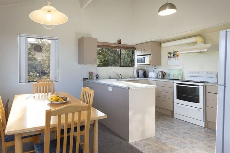 Photo of property in 5 Snells Beach Road, Snells Beach, 0920