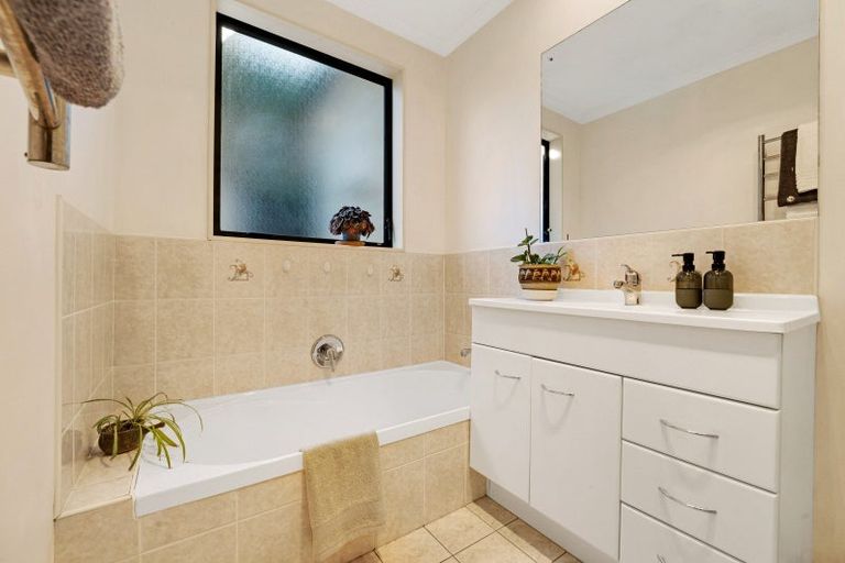 Photo of property in 17 Ruze Vida Drive, Massey, Auckland, 0614