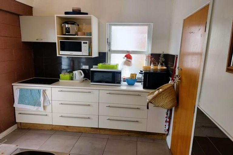 Photo of property in 4/162 Onewa Road, Northcote, Auckland, 0627