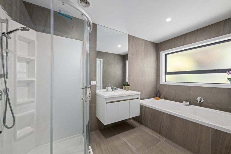 Photo of property in 6 West Terrace, Picton, 7220