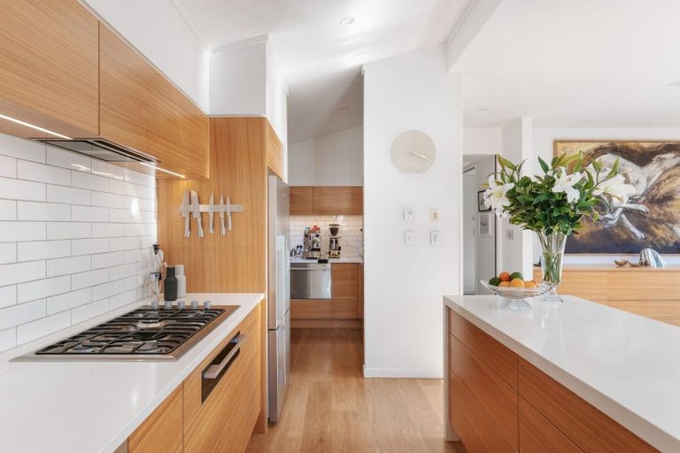 Photo of property in 21 Te Ngaio Road, Mount Maunganui, 3116