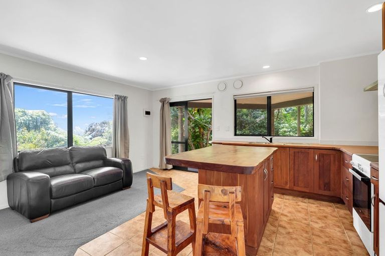 Photo of property in 52 Motuhoa Road, Tairua, 3508