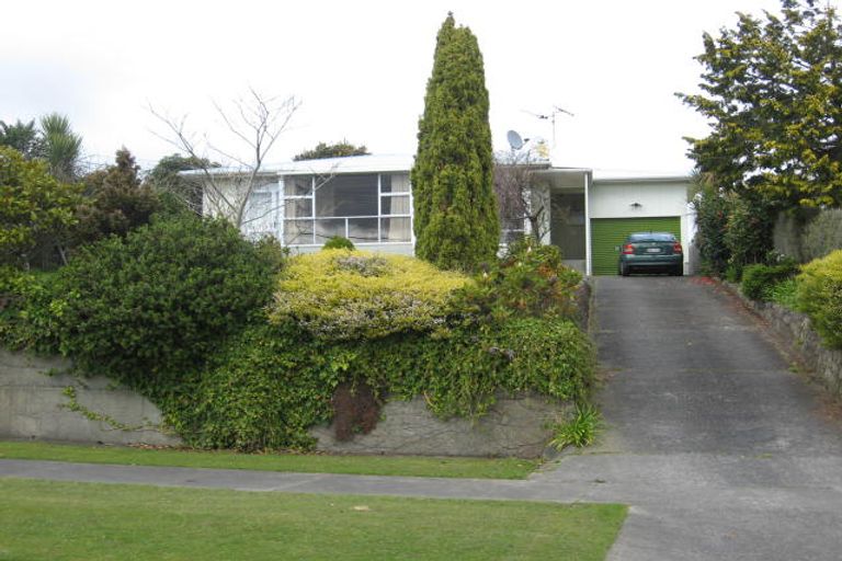 Photo of property in 75 Kawiu Road, Levin, 5510