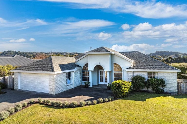 Photo of property in 84 Navigation Drive, Whitby, Porirua, 5024