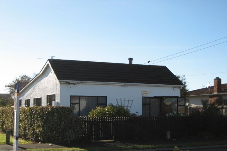 Photo of property in 383 Keyes Road, New Brighton, Christchurch, 8083