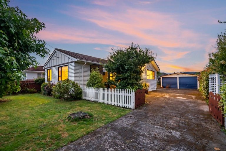Photo of property in 23 Routley Crescent, Elderslea, Upper Hutt, 5018