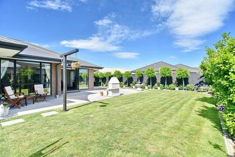 Photo of property in 16 Beech Drive, Rangiora, 7400