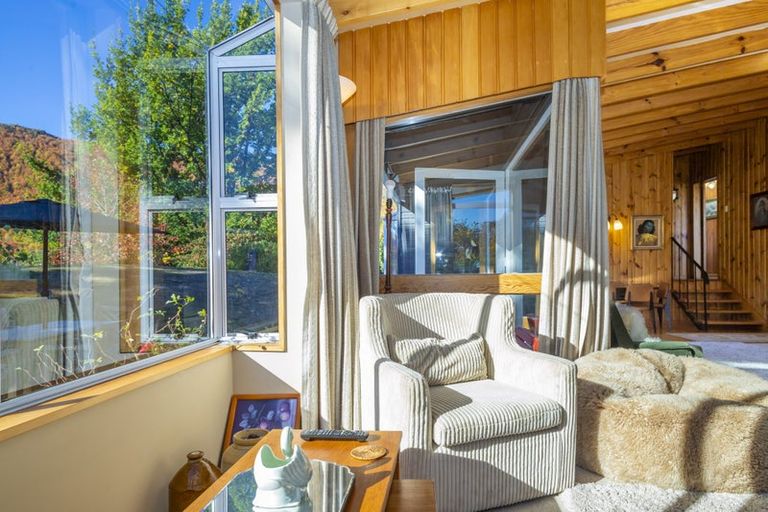 Photo of property in 1 Kent Street, Arrowtown, 9302