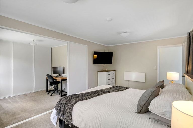 Photo of property in 5 Solway Place, Papakowhai, Porirua, 5024