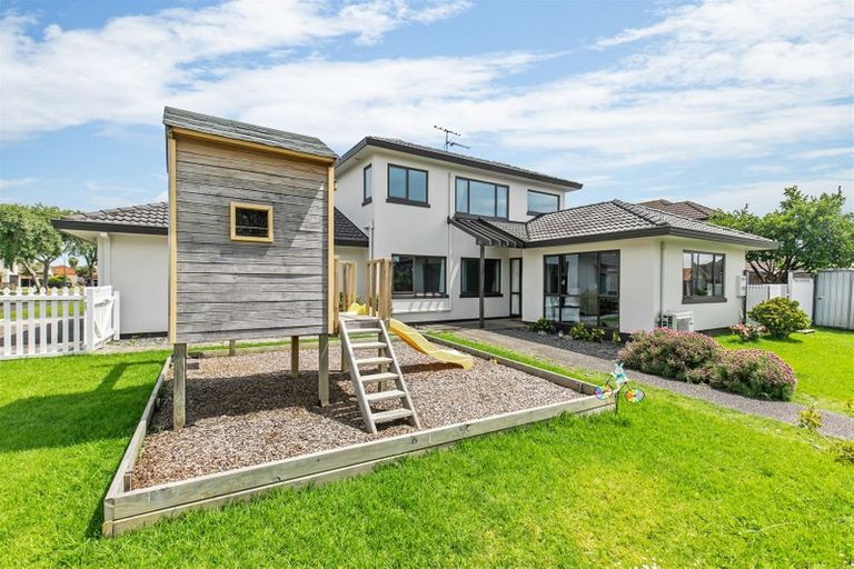Photo of property in 9 Erne Crescent, East Tamaki, Auckland, 2016
