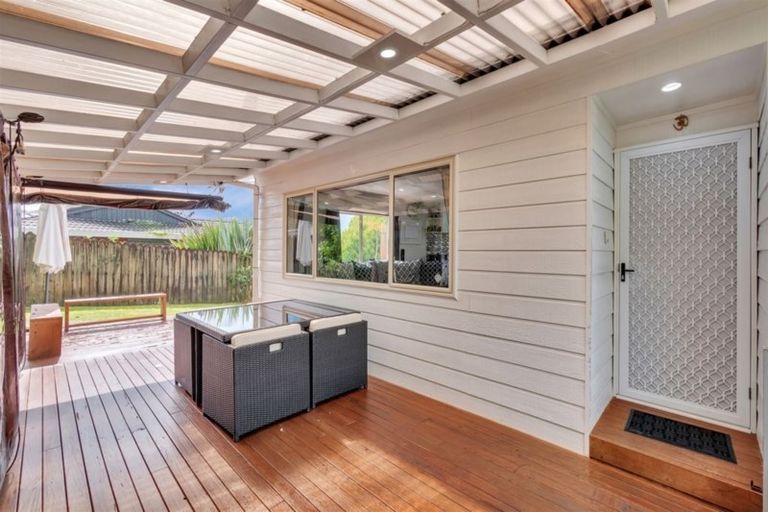 Photo of property in 13 Broadfield Street, Massey, Auckland, 0614