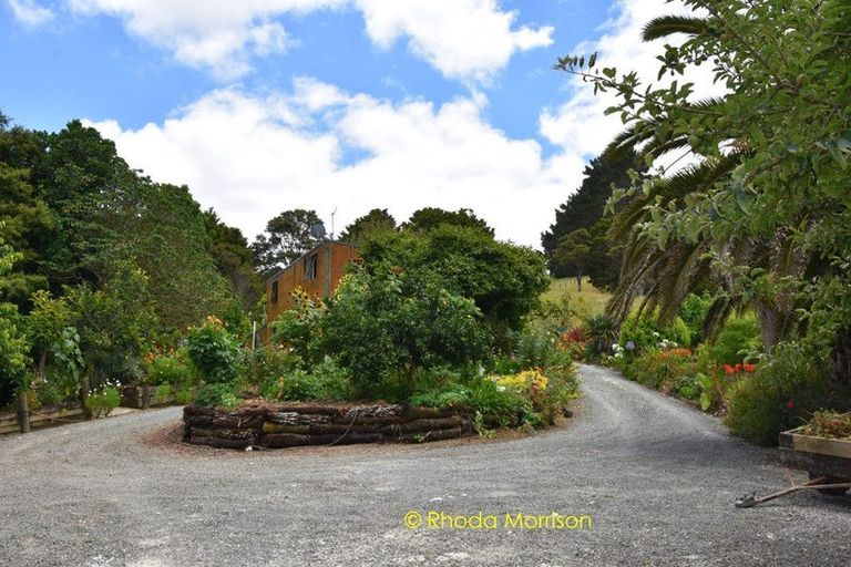 Photo of property in 318 Franklin Road, Paparoa, 0571