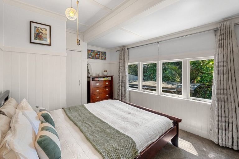 Photo of property in 31 Tane Road, Laingholm, Auckland, 0604