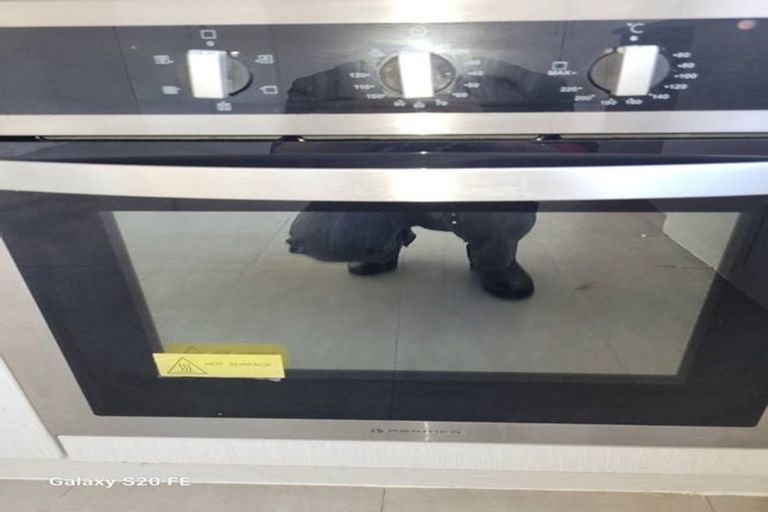 Photo of property in 31 Hobart Crescent, Wattle Downs, Auckland, 2103