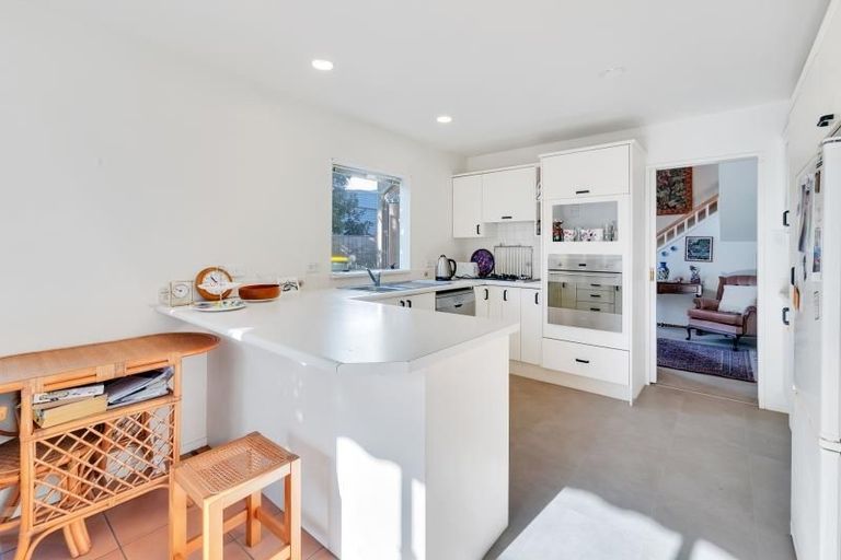 Photo of property in 1 William Bond Street, Stanley Point, Auckland, 0624