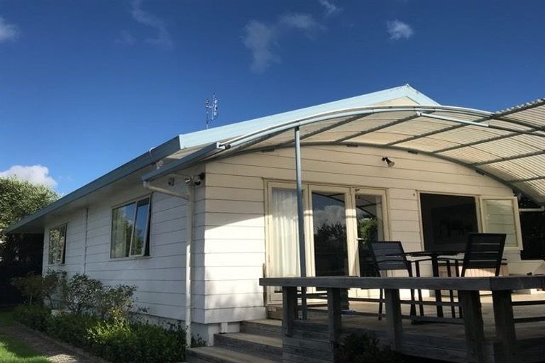 Photo of property in 1a Gazelle Avenue, Beach Haven, Auckland, 0626