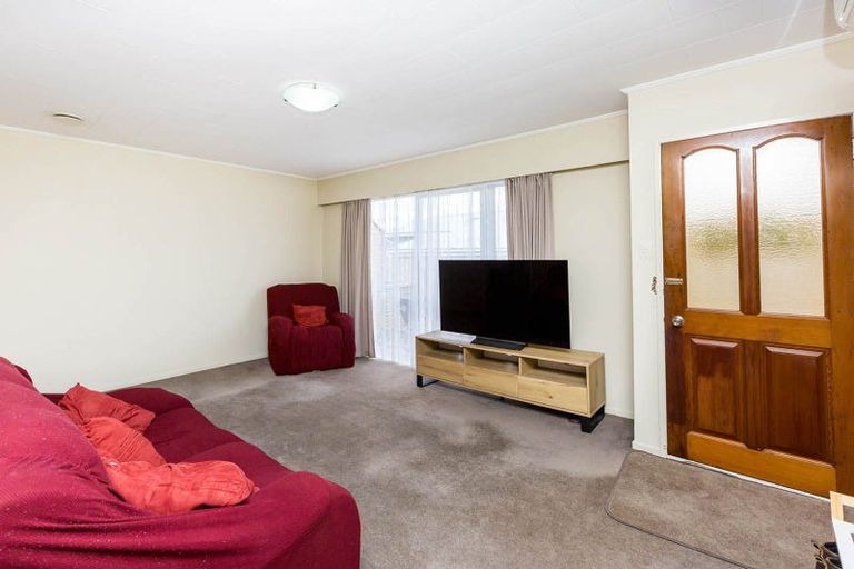 Photo of property in 9b Haylock Grove, Totara Park, Upper Hutt, 5018