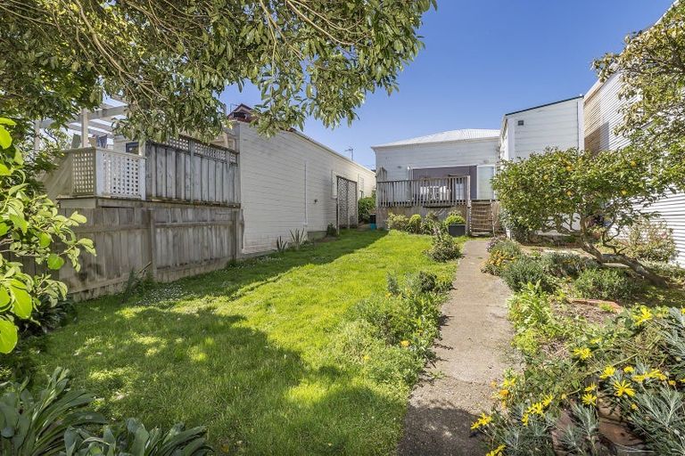 Photo of property in 10 Hiropi Street, Newtown, Wellington, 6021