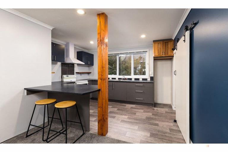 Photo of property in 12 Rhodes Street, Waimate, 7924