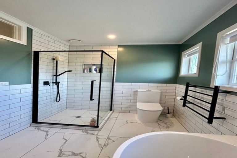 Photo of property in 6 Channel View Road, Campbells Bay, Auckland, 0630