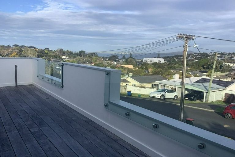 Photo of property in 2/21 Hythe Terrace, Mairangi Bay, Auckland, 0630