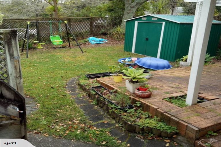 Photo of property in 1/12 Kauri Road, Birkenhead, Auckland, 0626