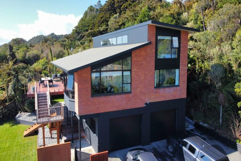 Photo of property in 13 Stanton Crescent, Karoro, Greymouth, 7805