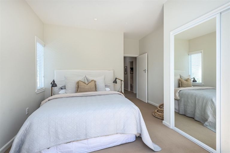 Photo of property in 52 Saint Andrews Hill Road, Mount Pleasant, Christchurch, 8081