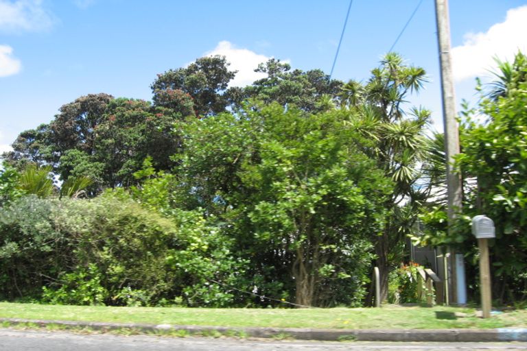 Photo of property in 11 Domain Crescent, Muriwai, Waimauku, 0881