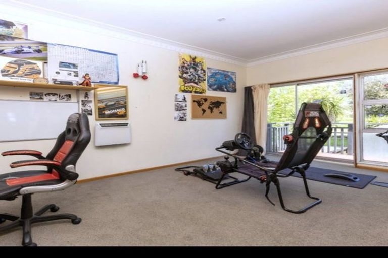 Photo of property in 24 Waikoukou Valley Road, Waimauku, 0812