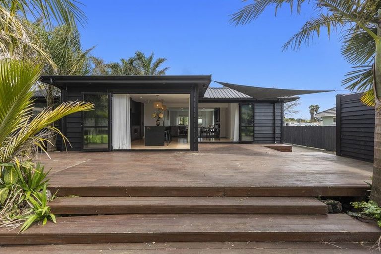 Photo of property in 145 Seaview Road, Westown, New Plymouth, 4310