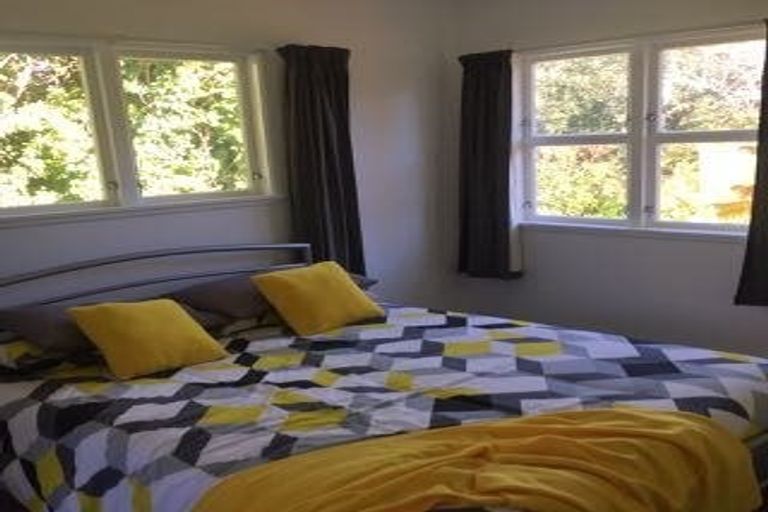 Photo of property in 18 Scenic Heights, Acacia Bay, Taupo, 3330