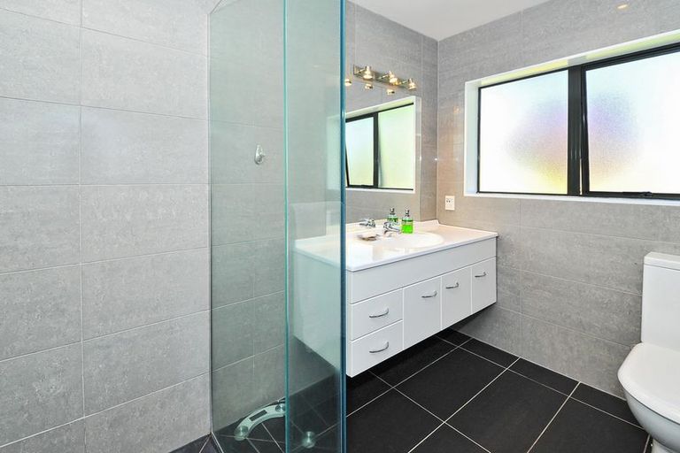 Photo of property in 3 Glenross Drive, Wattle Downs, Auckland, 2103