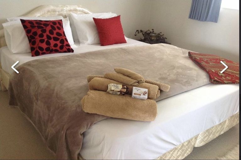 Photo of property in 106 Meadowland Drive, Somerville, Auckland, 2014