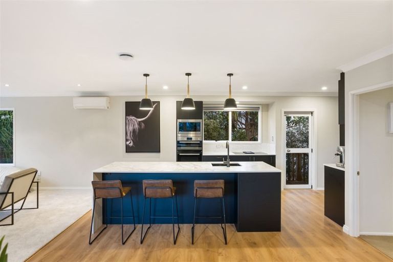 Photo of property in 21 Holt Avenue, Torbay, Auckland, 0630