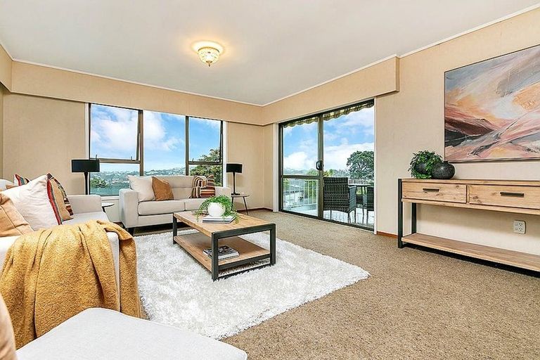 Photo of property in 51 Chelsea View Drive, Chatswood, Auckland, 0626