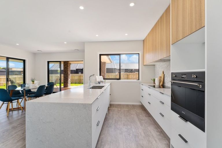 Photo of property in 21 Tararua Crescent, Otaki, 5512