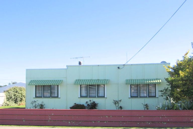 Photo of property in 13 Linklater Avenue, Foxton Beach, Foxton, 4815