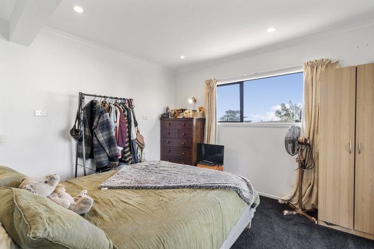 Photo of property in 264 Sunset Road, Windsor Park, Auckland, 0632